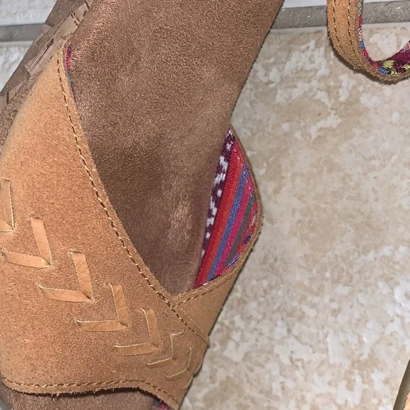 TOMS SUEDE WEDGES women’s heels size 9 -worn once - Picture 9 of 14